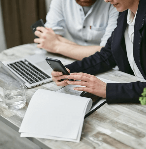 Strovemont Capital support team illustration